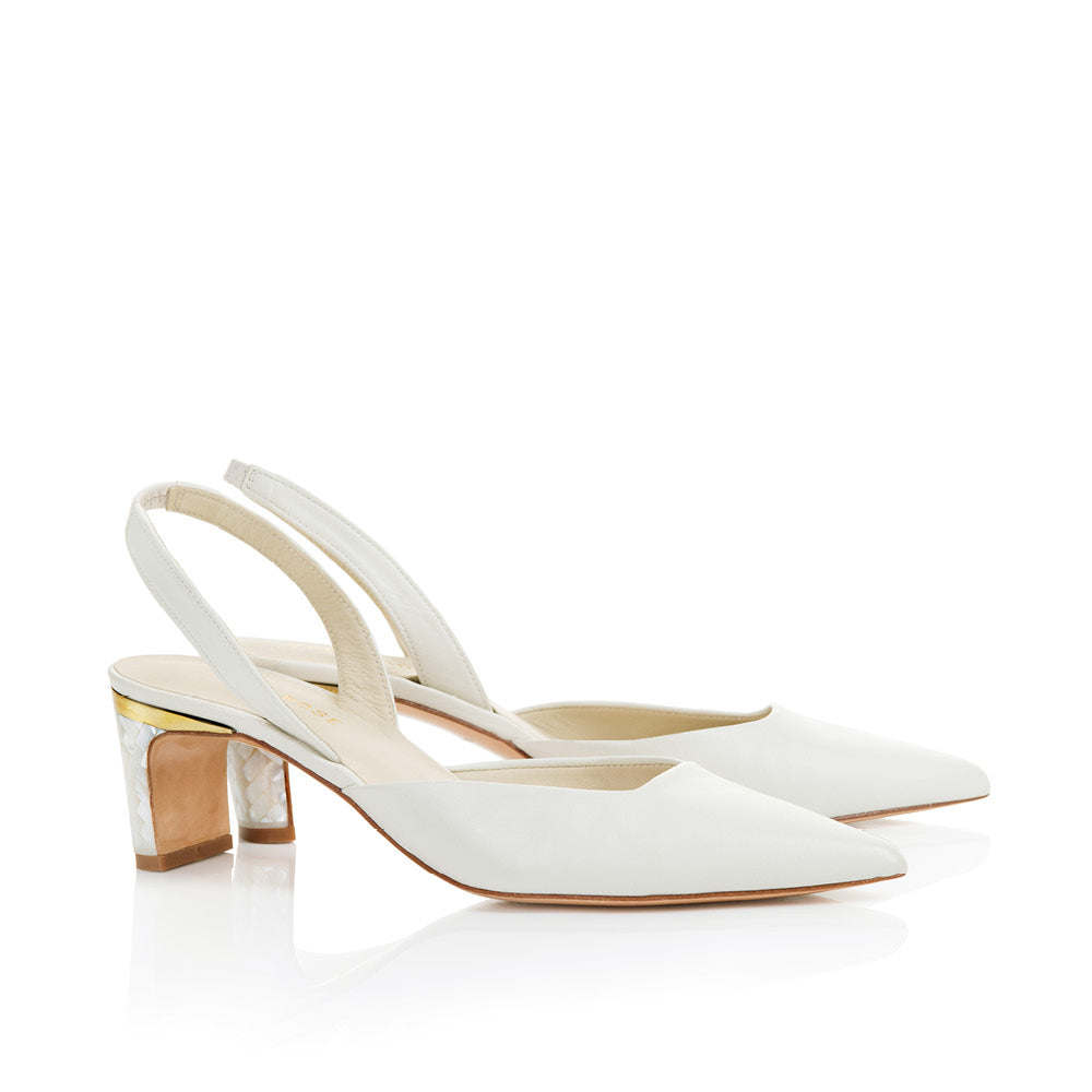 Detalhe madrepérola dos sapatos Delphine